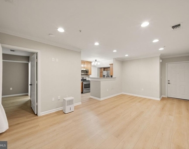 4510 Superior Square - Photo Thumbnail 6