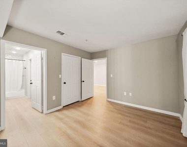4510 Superior Square - Photo Thumbnail 15