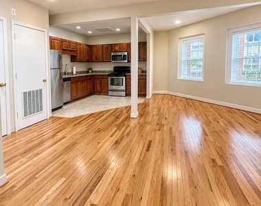 209 Hanover Street - Photo Thumbnail 2