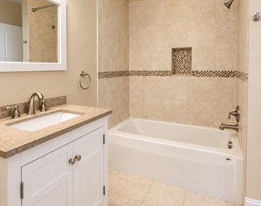 209 Hanover Street - Photo Thumbnail 14