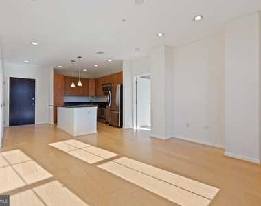 444 W Broad Street - Photo Thumbnail 13