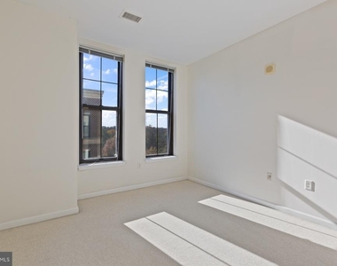 444 W Broad Street - Photo Thumbnail 14