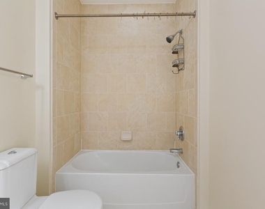 444 W Broad Street - Photo Thumbnail 19