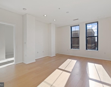 444 W Broad Street - Photo Thumbnail 11
