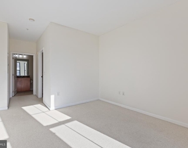 444 W Broad Street - Photo Thumbnail 15