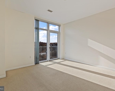 444 W Broad Street - Photo Thumbnail 20