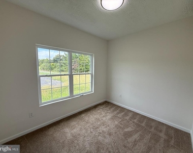 12469 Paige Road - Photo Thumbnail 6
