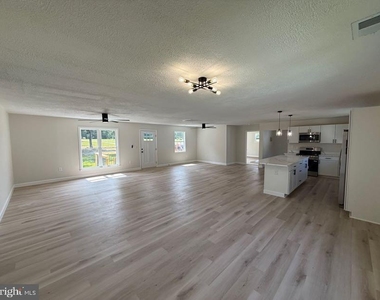12469 Paige Road - Photo Thumbnail 4