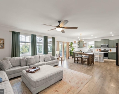 404 Norris Street - Photo Thumbnail 3