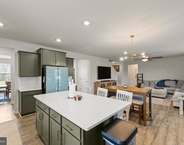 404 Norris Street - Photo Thumbnail 8