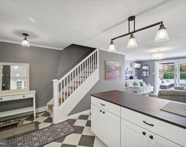 428 Wolfe Street - Photo Thumbnail 5