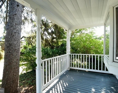 2112 N Edison Street N - Photo Thumbnail 1