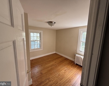 2112 N Edison Street N - Photo Thumbnail 7