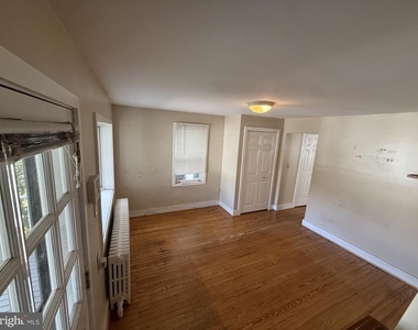 2112 N Edison Street N - Photo Thumbnail 5