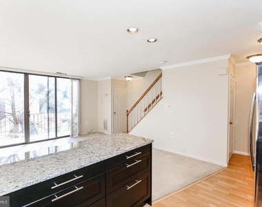 947 S Scott Street - Photo Thumbnail 4