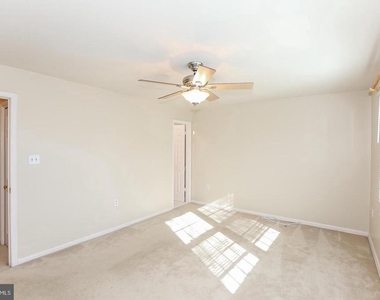 947 S Scott Street - Photo Thumbnail 6