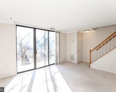 947 S Scott Street - Photo Thumbnail 5