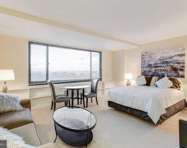 1011 Arlington Boulevard - Photo Thumbnail 4