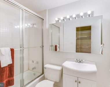 1011 Arlington Boulevard - Photo Thumbnail 10