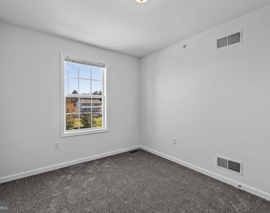 22 Breezewood Drive - Photo Thumbnail 25