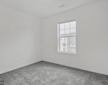 143 Cypress Lane - Photo Thumbnail 13