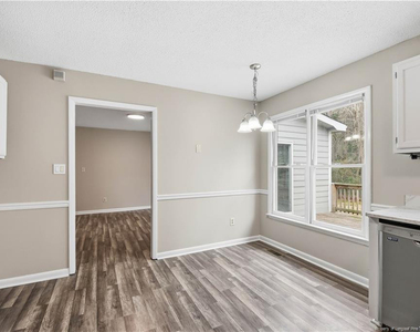 6813 Foxton Court - Photo Thumbnail 16