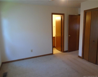 921 Glen Reilly Drive - Photo Thumbnail 11
