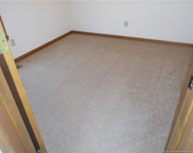 921 Glen Reilly Drive - Photo Thumbnail 5