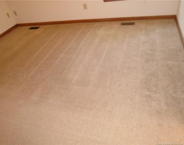 921 Glen Reilly Drive - Photo Thumbnail 12