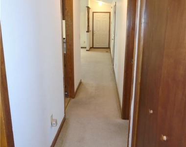 921 Glen Reilly Drive - Photo Thumbnail 13