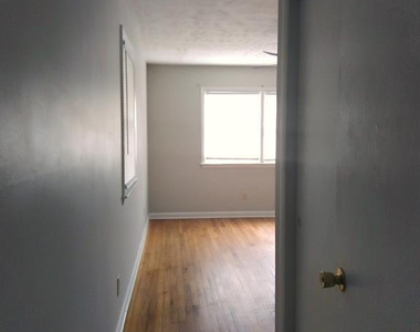 7204 Standish Court - Photo Thumbnail 19