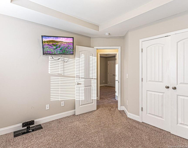 2240 Mannington Drive - Photo Thumbnail 38