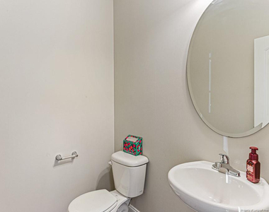 2240 Mannington Drive - Photo Thumbnail 12