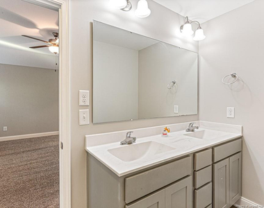 2240 Mannington Drive - Photo Thumbnail 27