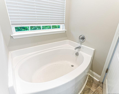 2240 Mannington Drive - Photo Thumbnail 28