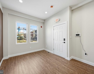 2816 Cecil B Moore Avenue - Photo Thumbnail 8
