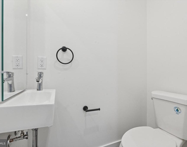 2401 N 2nd Street - Photo Thumbnail 11