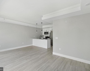 2401 N 2nd Street - Photo Thumbnail 11