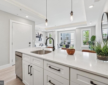 2401 N 2nd Street - Photo Thumbnail 6