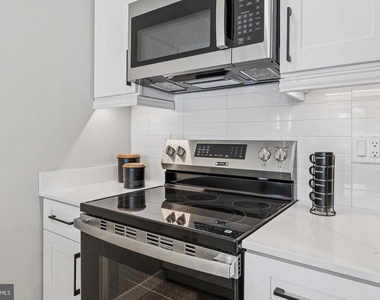 2401 N 2nd Street - Photo Thumbnail 4