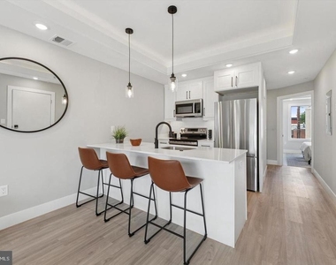 2401 N 2nd Street - Photo Thumbnail 2