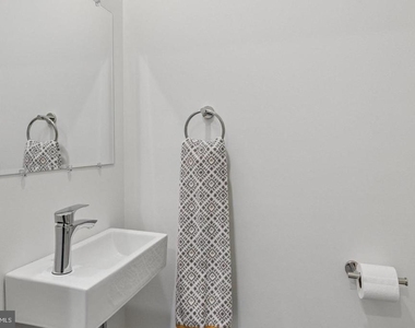 2401 N 2nd Street - Photo Thumbnail 18
