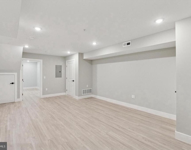 2401 N 2nd Street - Photo Thumbnail 10