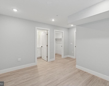 2401 N 2nd Street - Photo Thumbnail 12