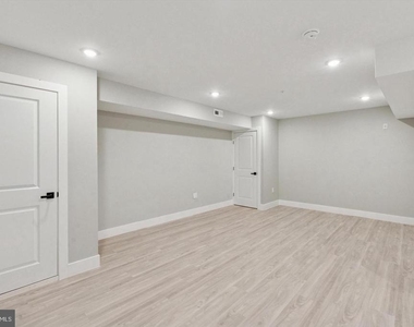 2401 N 2nd Street - Photo Thumbnail 8