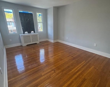 1142 E Price Street - Photo Thumbnail 6
