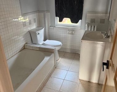 1142 E Price Street - Photo Thumbnail 10