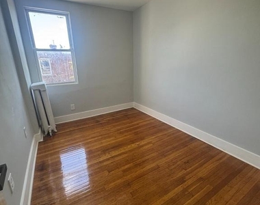 1142 E Price Street - Photo Thumbnail 9