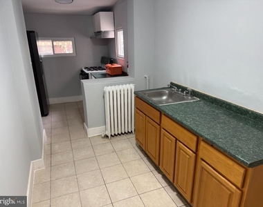 1142 E Price Street - Photo Thumbnail 3