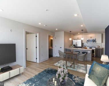 629 W Girard Avenue - Photo Thumbnail 14
